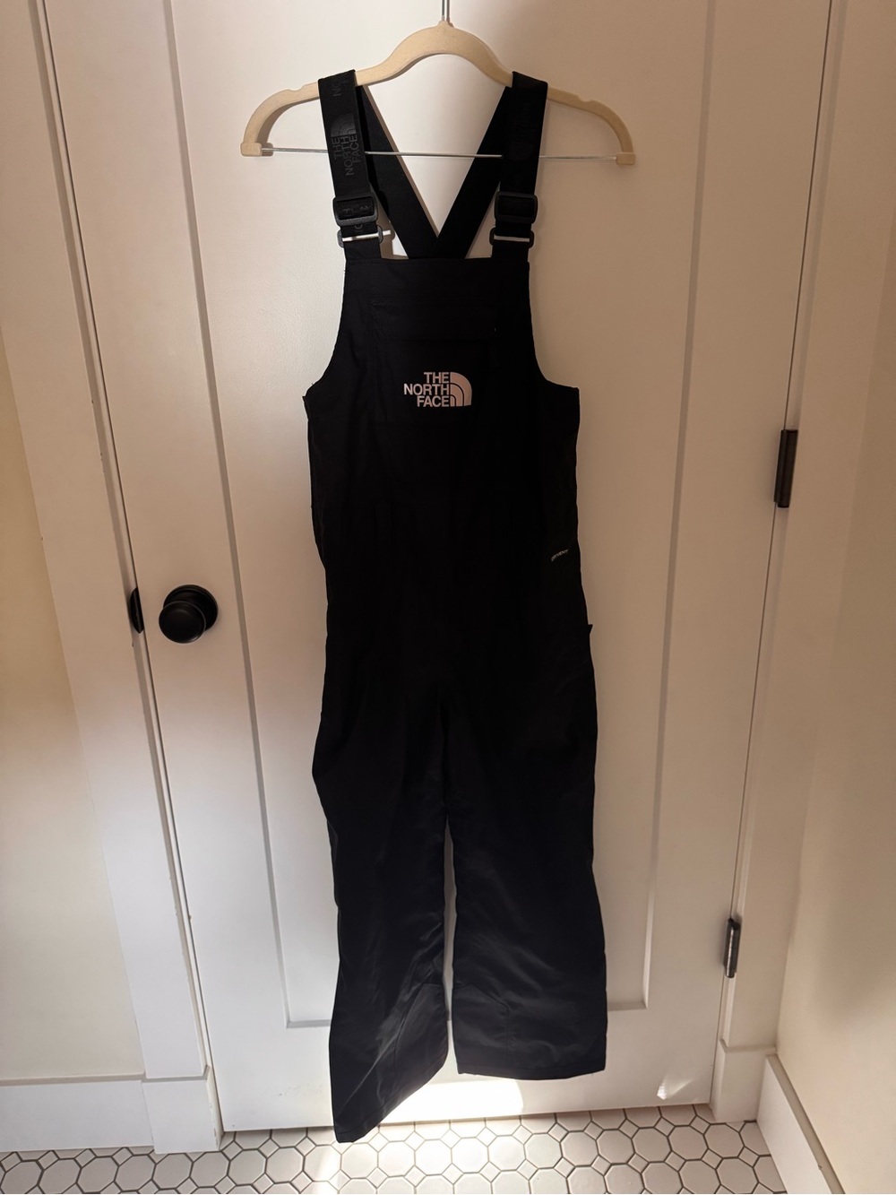 The North Face Unisex Youth Snowbib
Size M 10/12